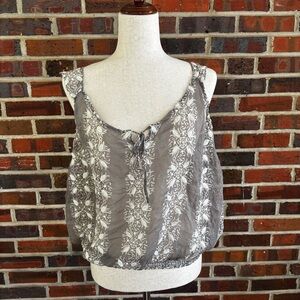 White House Black‎ Market 100% Silk Sheer Tank Womens Small